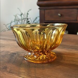VINTAGE ANCHOR HOCKING FAIRFIELD HONEY
AMBER GOLD FOOTED CANDY DISH